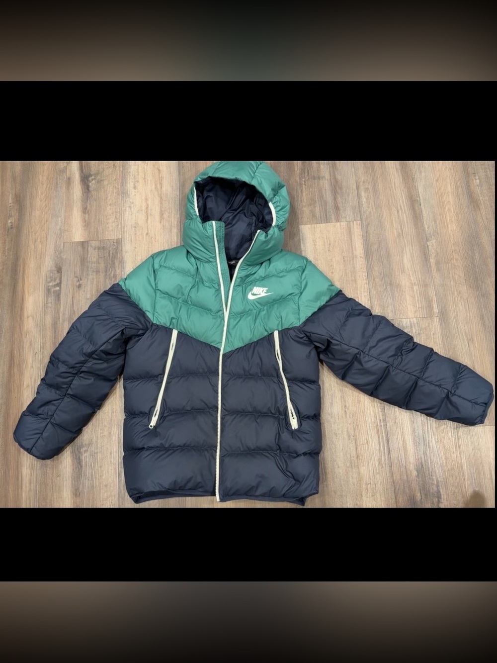 Nike Men’s Two-Tone Green and Black Puffer Jacket with Hood